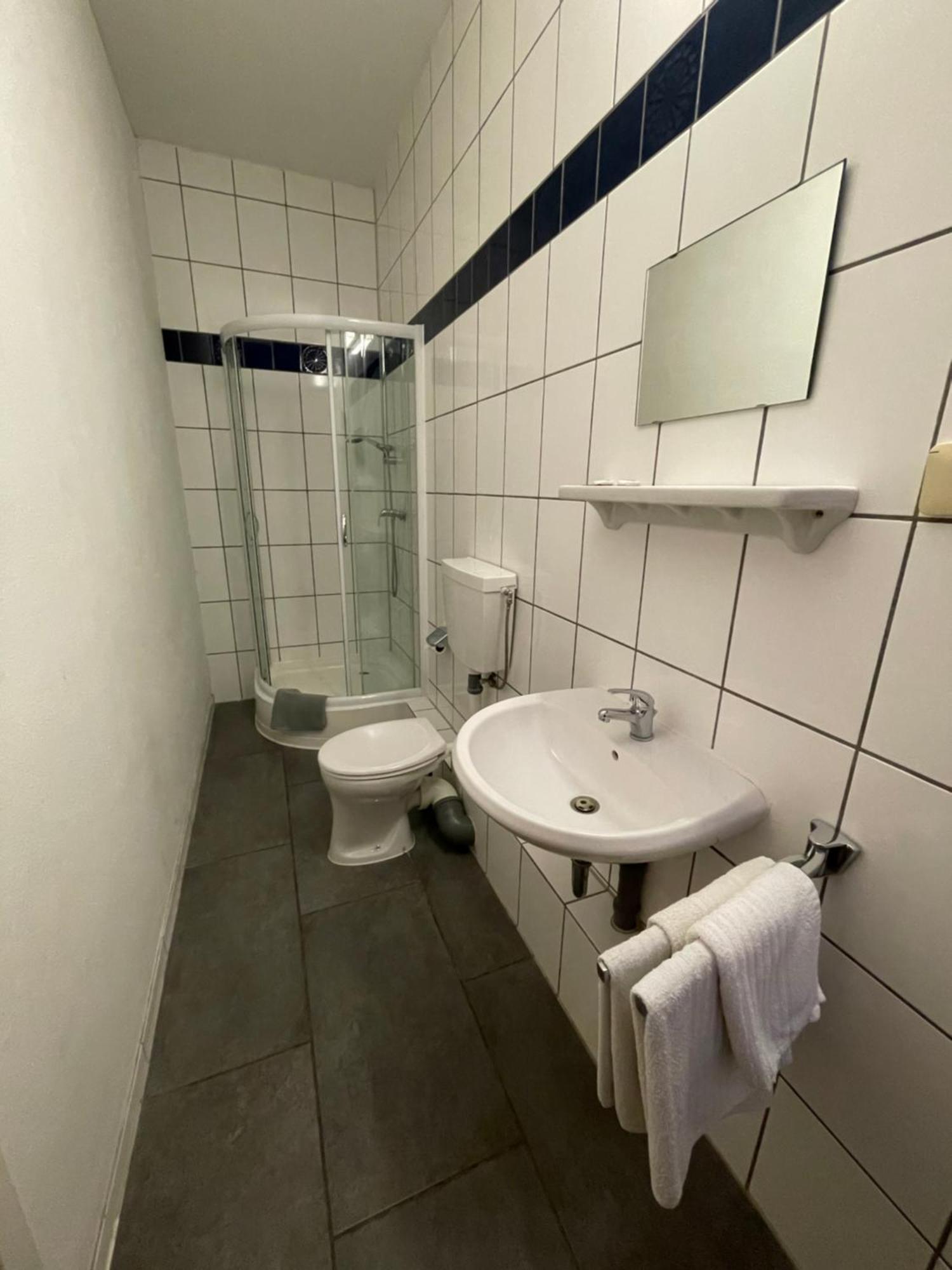 Haven Hotels - Hotel Am Stadion Leverkusen Room photo